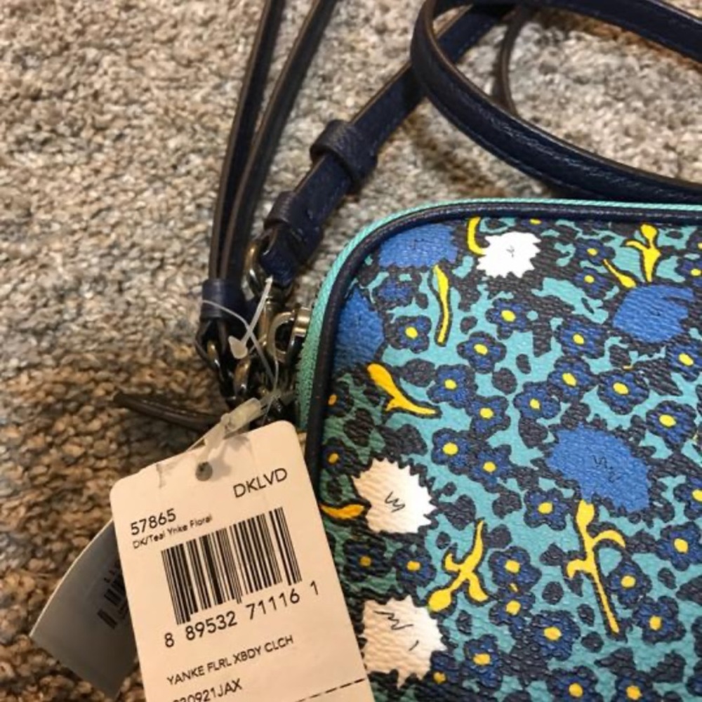 Coach Crossbody Clutch in Yankee Floral Print - Picture 2 of 7